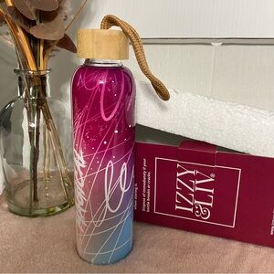 Izzy & Liv Pink and Blue Glass Water Bottle- 16.9 oz